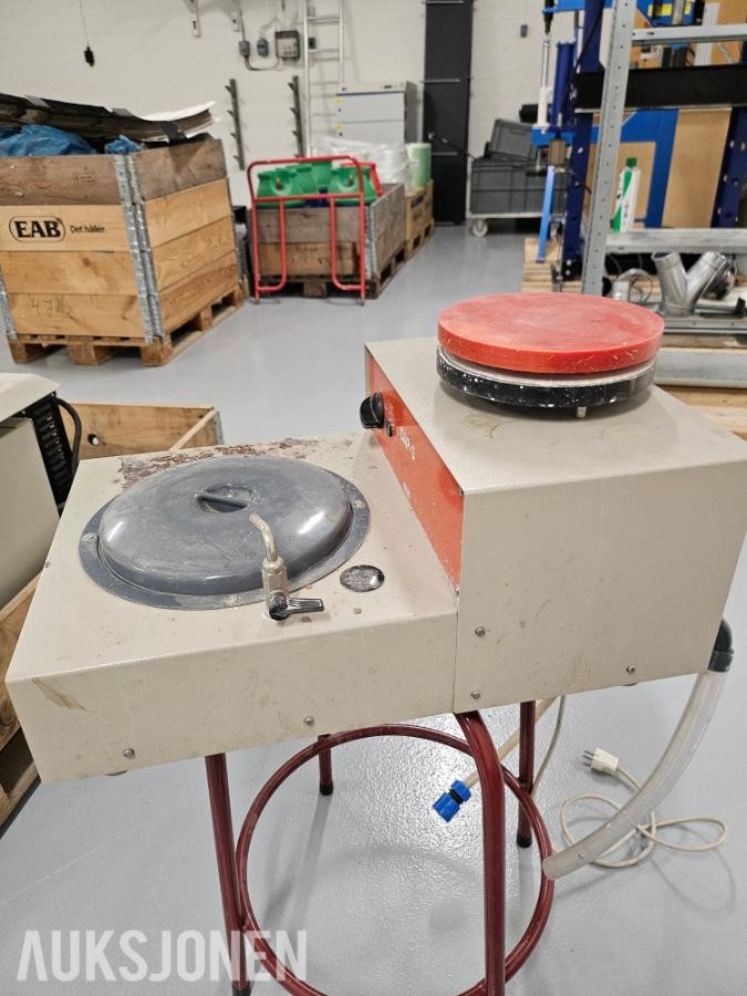 Sliperondell Struers DAP-3 for vannsliping