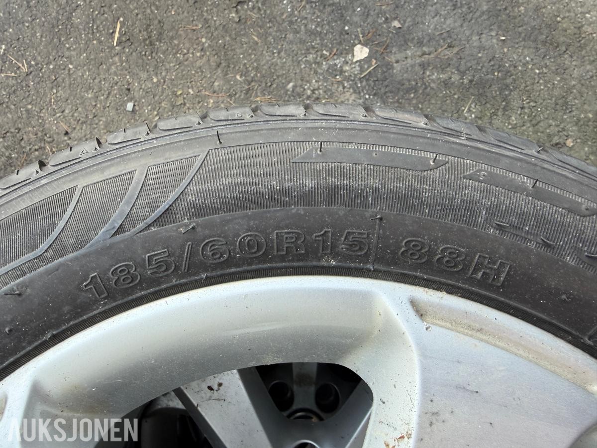 Volkswagen felgsett, 15" med sommerdekk i dimensjon 185/60