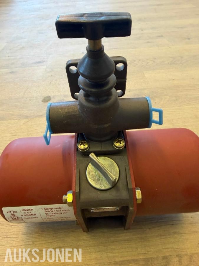 120+ stk WABCO ventilenheter med tank/reservoar – industri / trykkluft