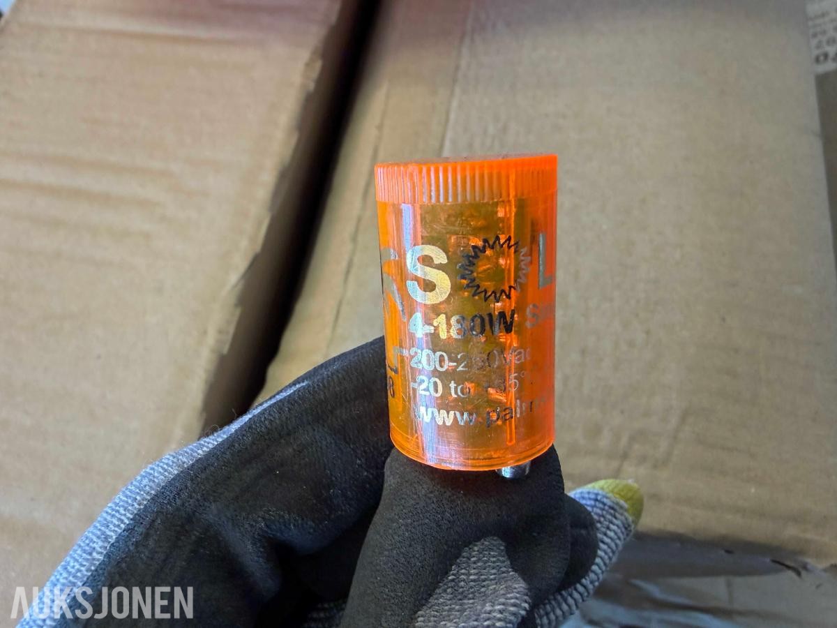 1500 x Lysrør og tilbehør: Philips, Nordeon, Osram