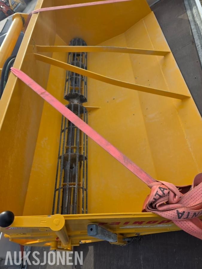2025 Falköping S-25 Sandspreder til Manitou