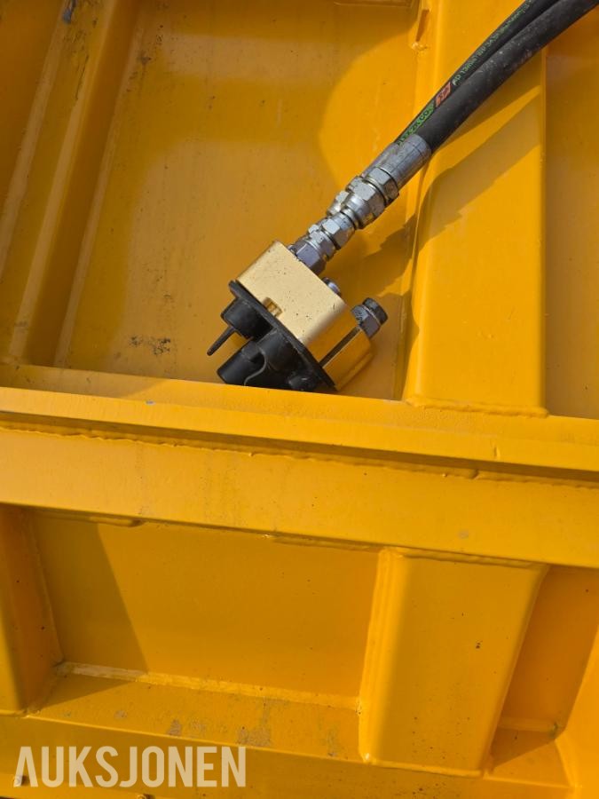2025 Falköping S-25 Sandspreder til Manitou