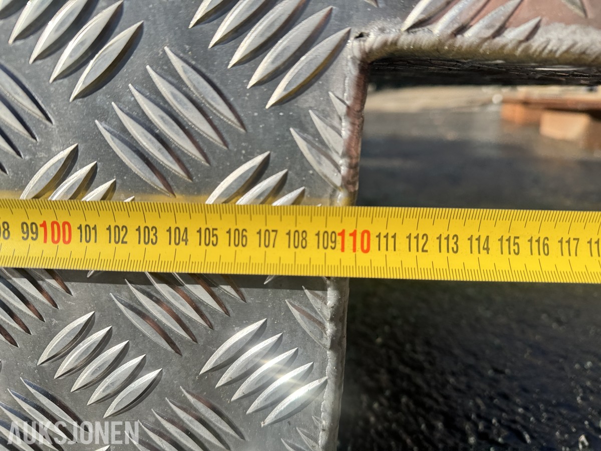 Oppbevaringsbox til pickup/hilux