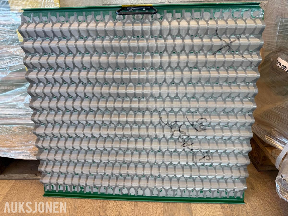52 x Derrick shaker screens API 325 (44 microns)