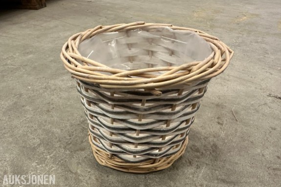 Stort parti flettede blomsterkurver – 720 stk | Klar for videresalg