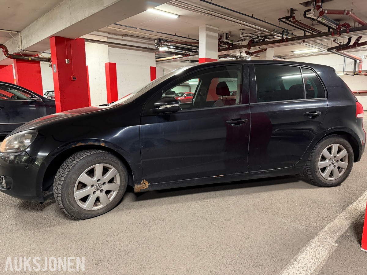 2011 Volkswagen Golf, 1.6 105HK AUTOMAT CRUISEKONTROLL EU OK 03.2028, 246207km