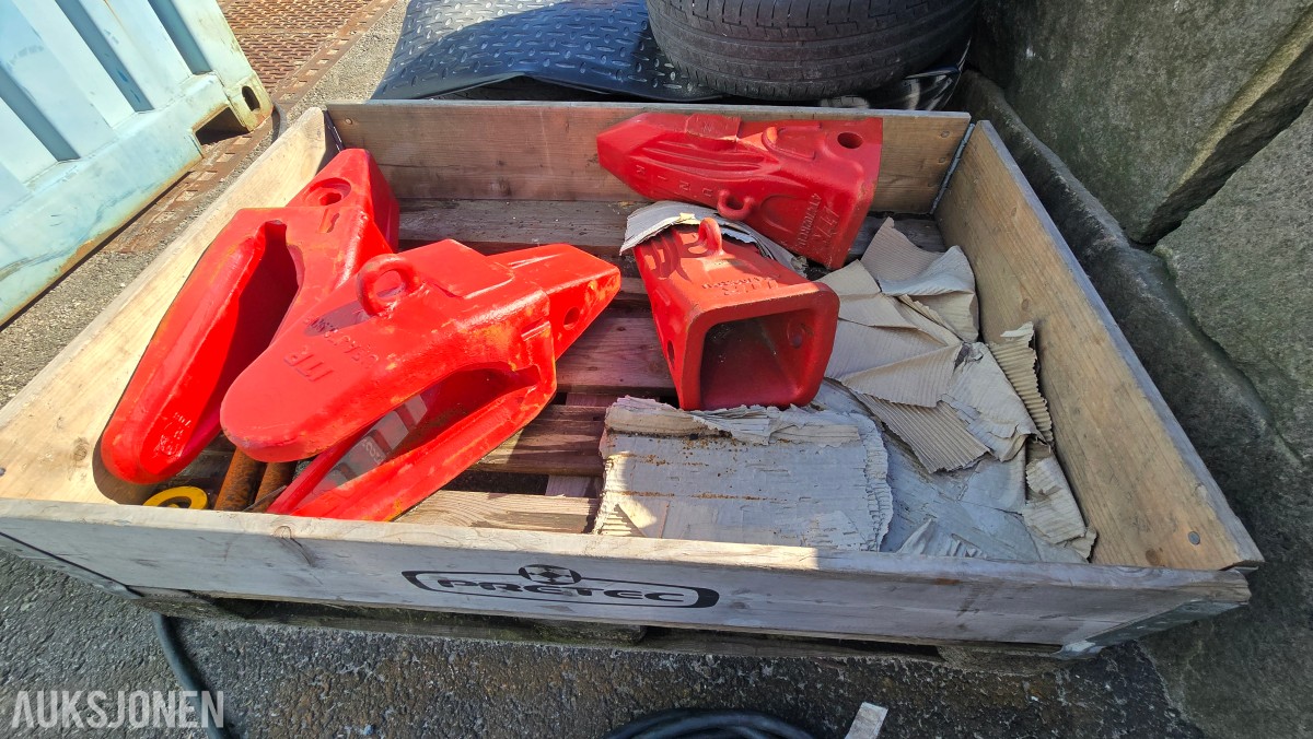 J700 graveskuff tenner og tannholdere