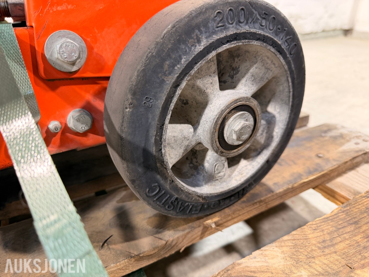 Husqvarna – proff gulvsag / asfaltkutter FS400LV