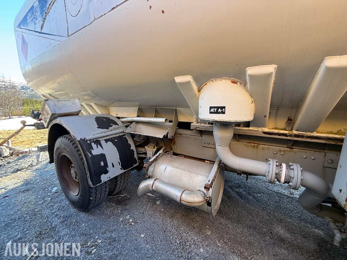 1986 VOLVO F10 TANKBIL med kun 37.500 KM