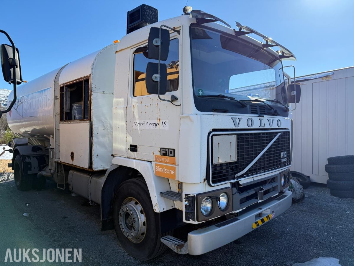 1986 VOLVO F10 TANKBIL med kun 37.500 KM