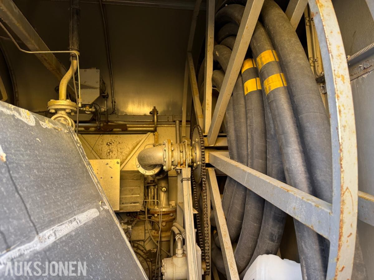 1986 VOLVO F10 TANKBIL med kun 37.500 KM