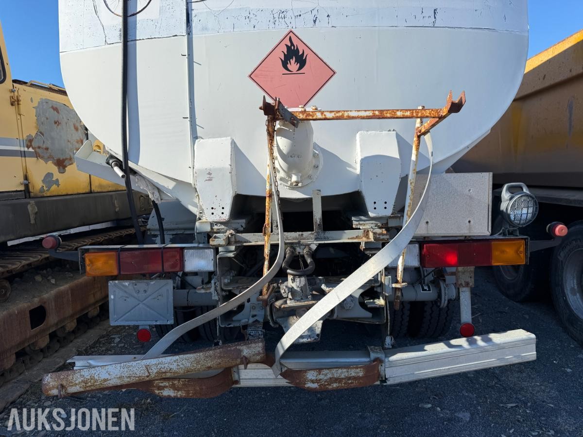 1986 VOLVO F10 TANKBIL med kun 37.500 KM