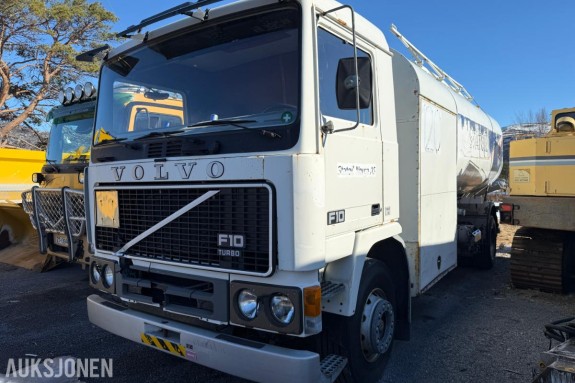 1986 VOLVO F10 TANKBIL med kun 37.500 KM