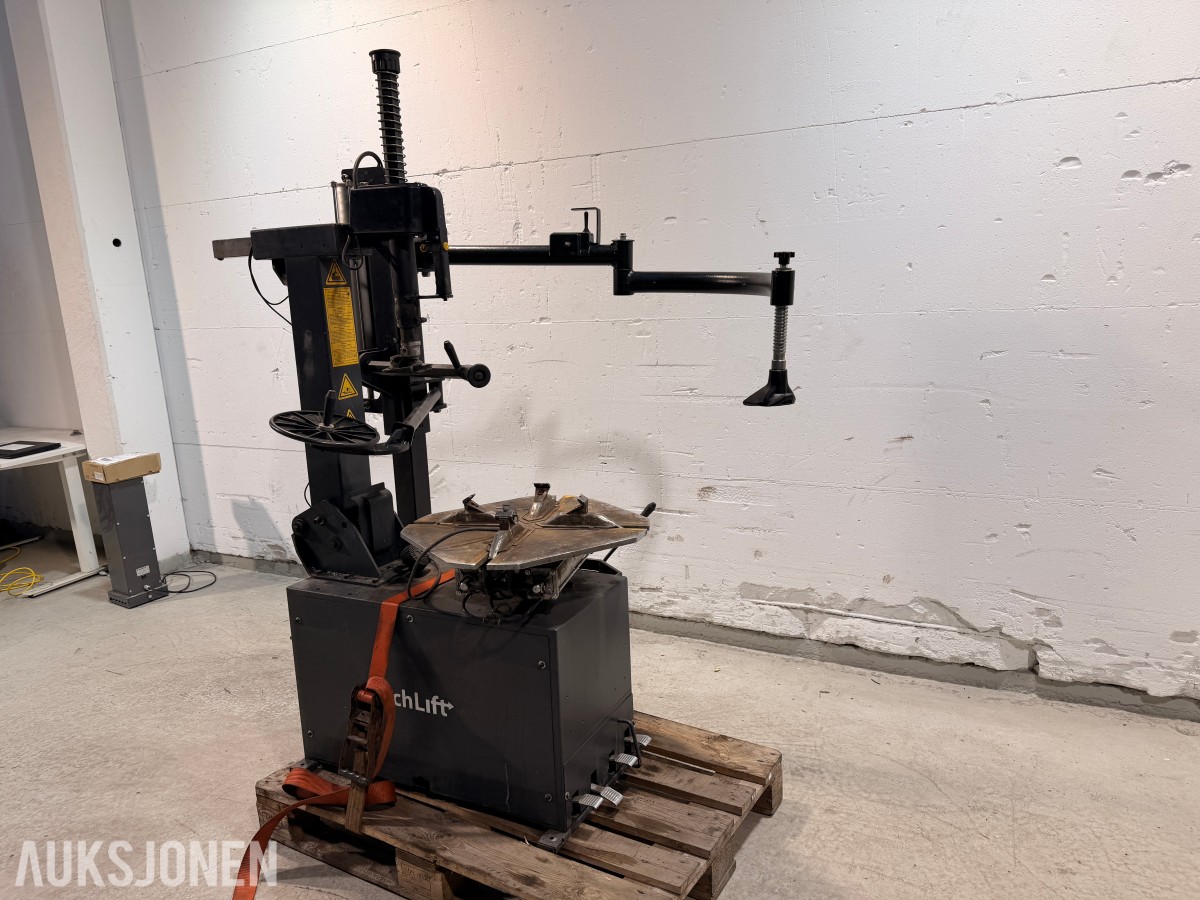 2022 TechLift 821R dekkomlegger 12–24” Med hjelpearmer