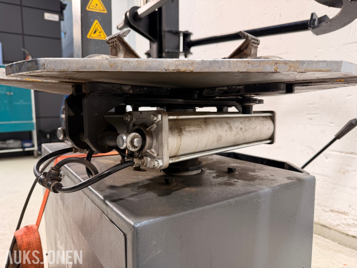 2022 TechLift 821R dekkomlegger 12–24” Med hjelpearmer