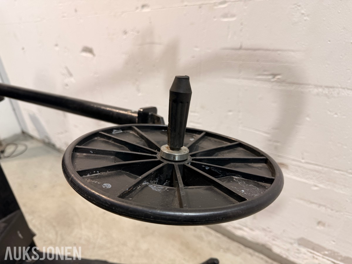 2022 TechLift 821R dekkomlegger 12–24” Med hjelpearmer