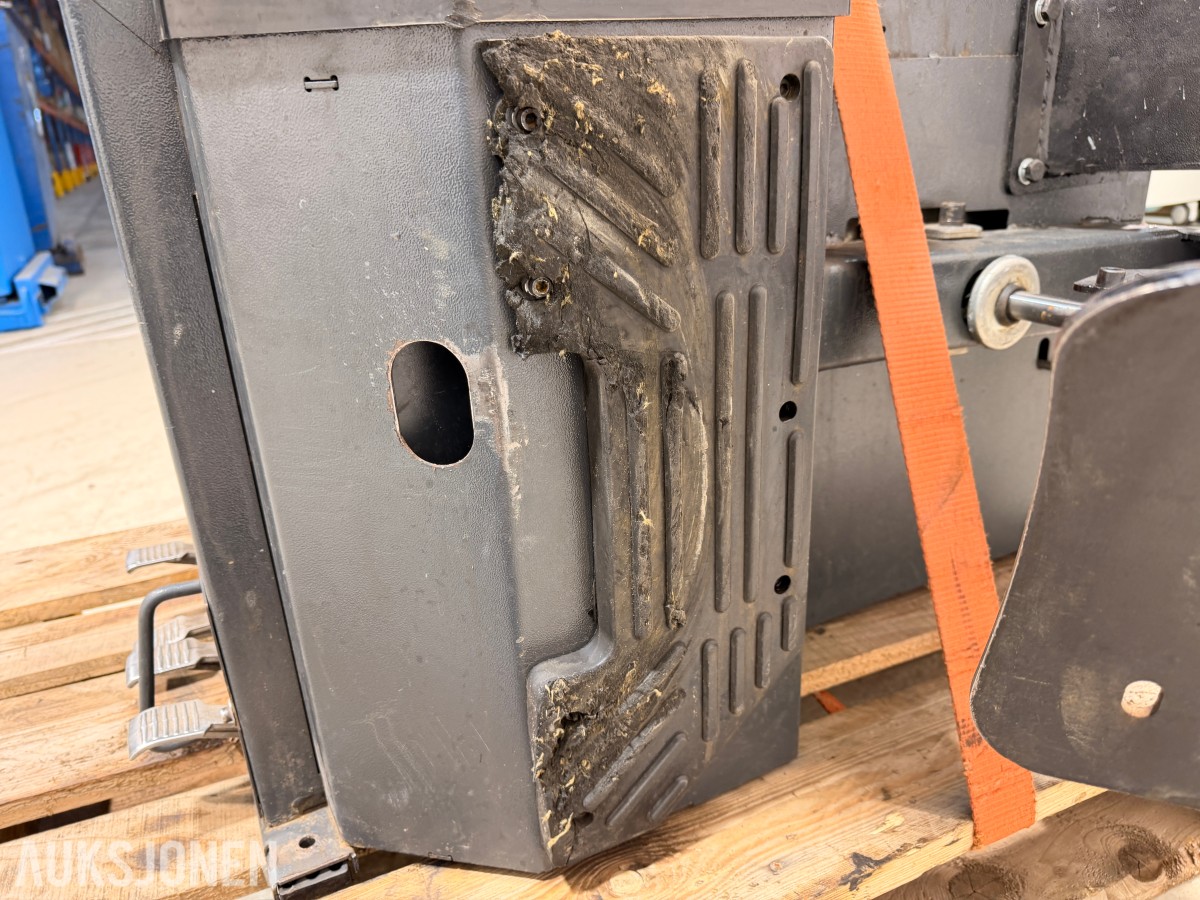 2022 TechLift 821R dekkomlegger 12–24” Med hjelpearmer