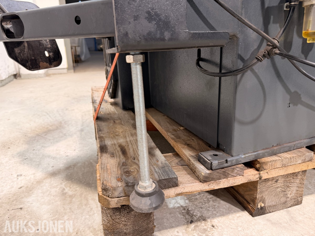 2022 TechLift 821R dekkomlegger 12–24” Med hjelpearmer