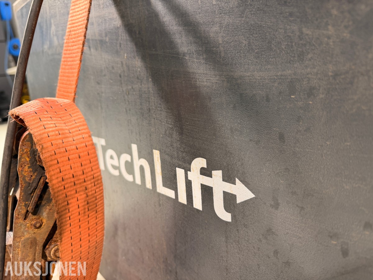 2022 TechLift 821R dekkomlegger 12–24” Med hjelpearmer