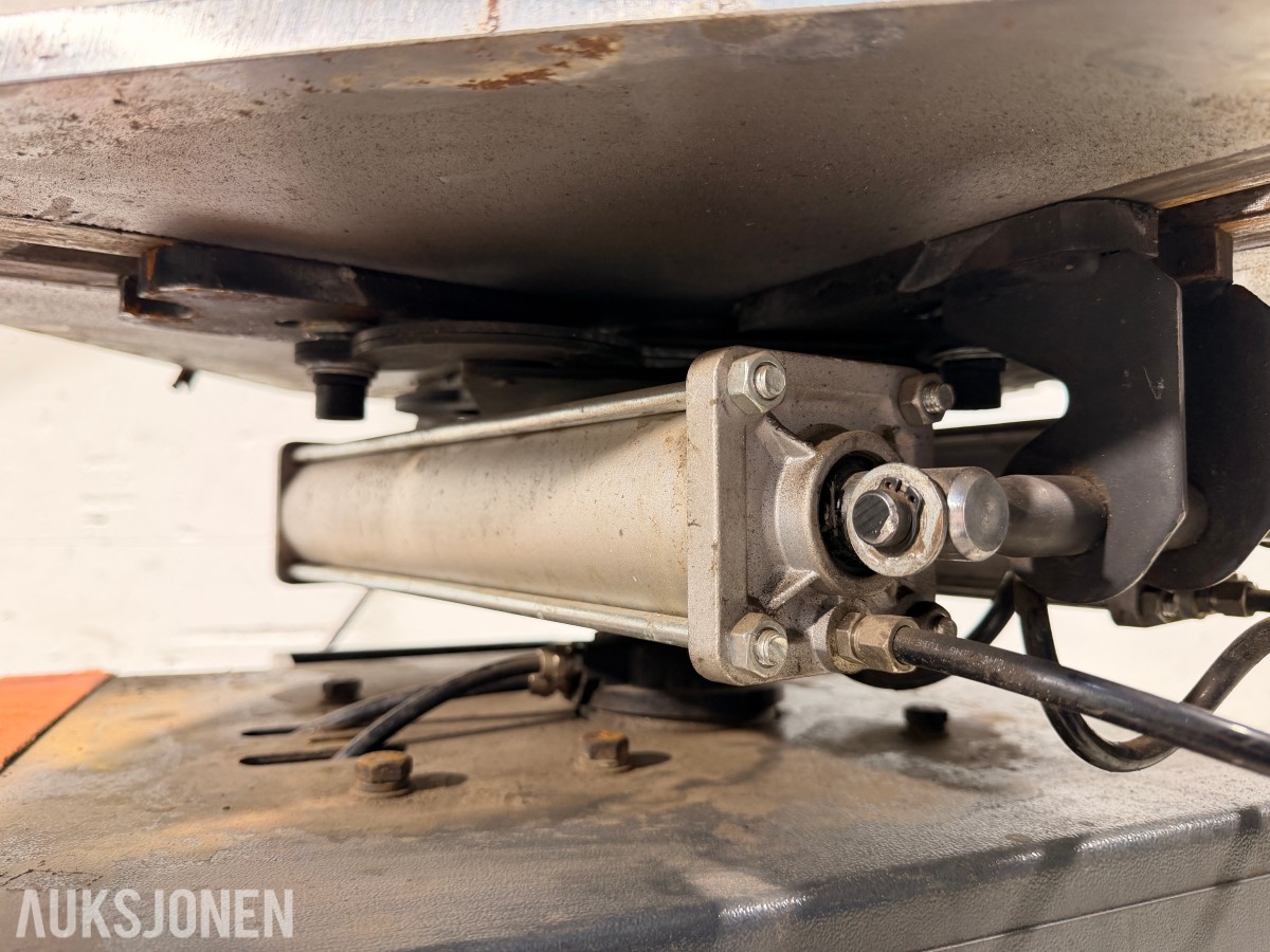 2022 TechLift 821R dekkomlegger 12–24” Med hjelpearmer