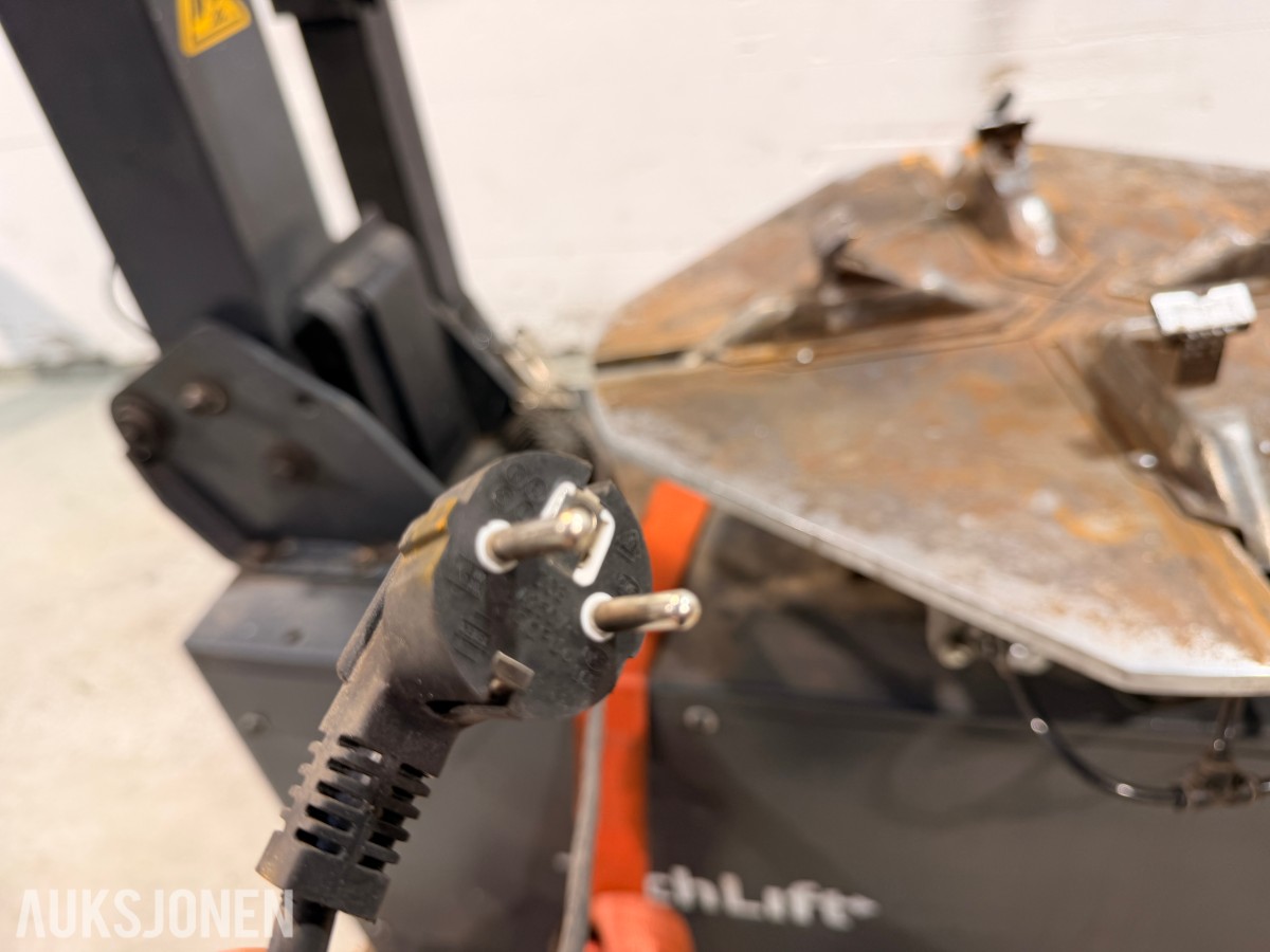 2022 TechLift 821R dekkomlegger 12–24” Med hjelpearmer
