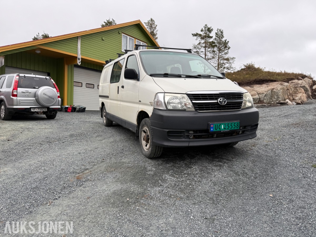 2009 Toyota HIACE 2.5-117 D 4WD med innredning