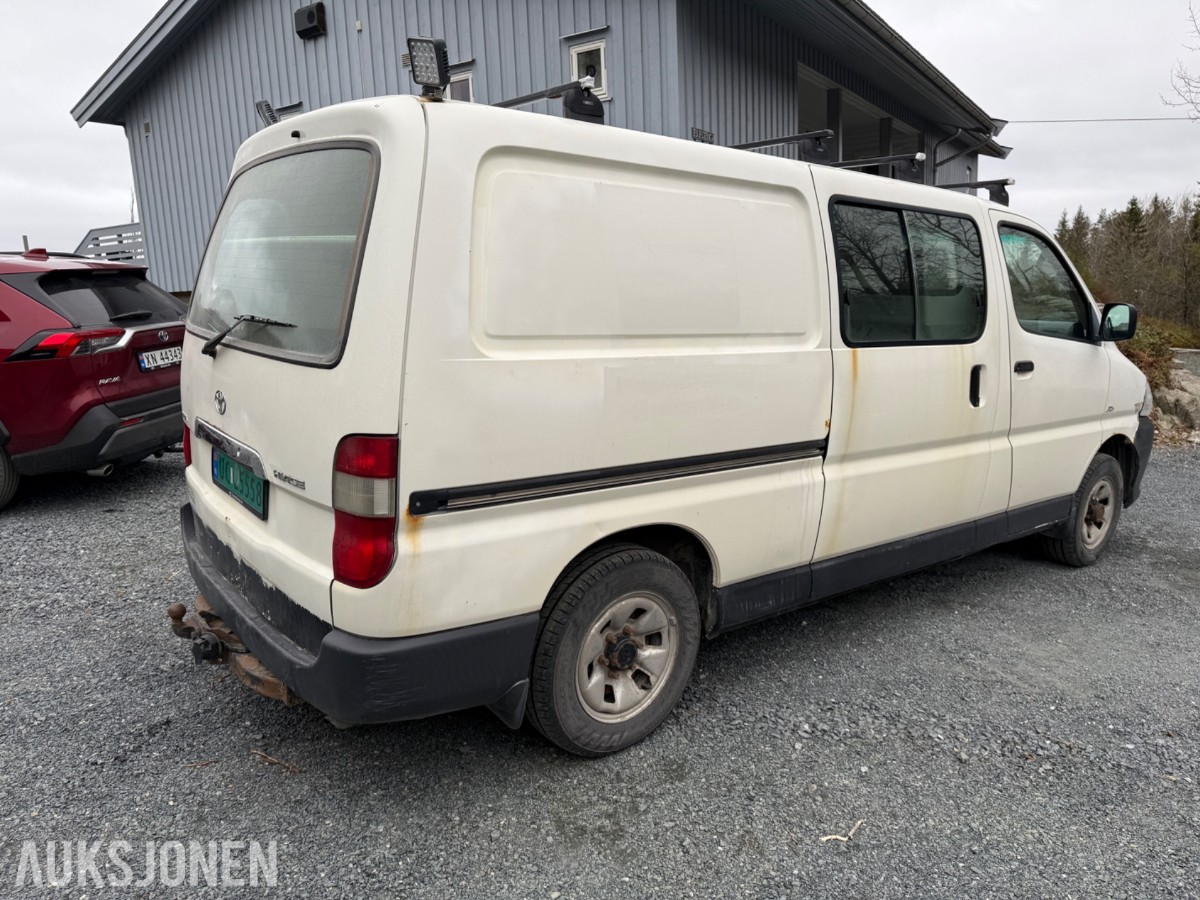 2009 Toyota HIACE 2.5-117 D 4WD med innredning