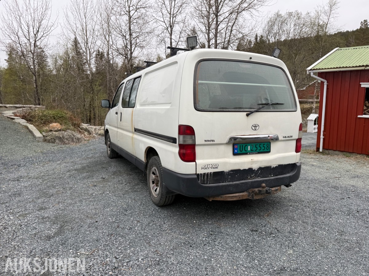 2009 Toyota HIACE 2.5-117 D 4WD med innredning