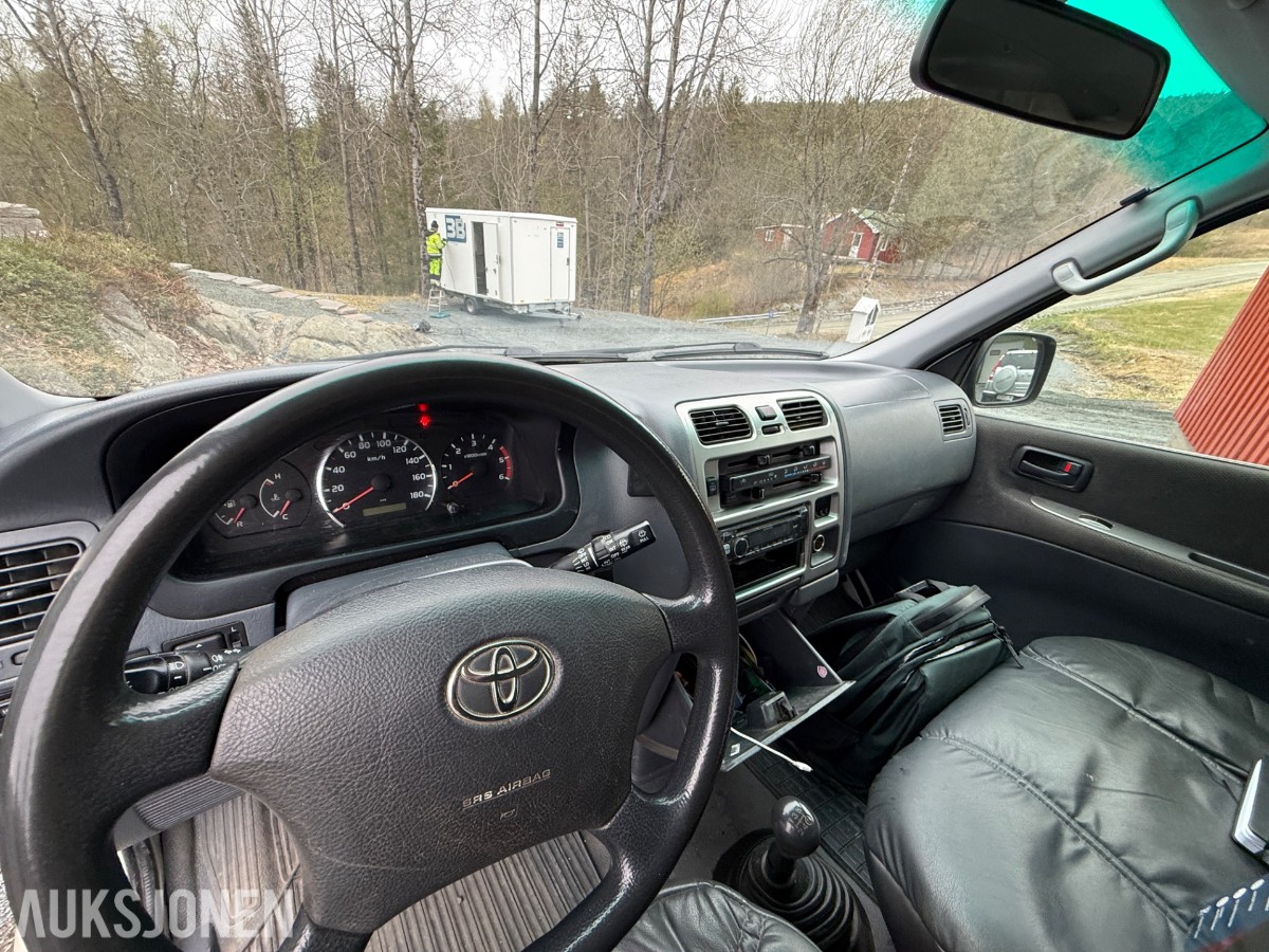 2009 Toyota HIACE 2.5-117 D 4WD med innredning