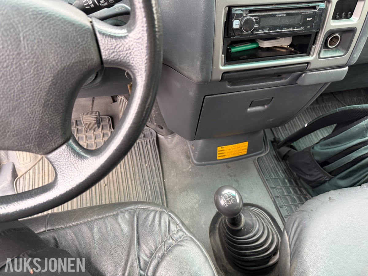 2009 Toyota HIACE 2.5-117 D 4WD med innredning