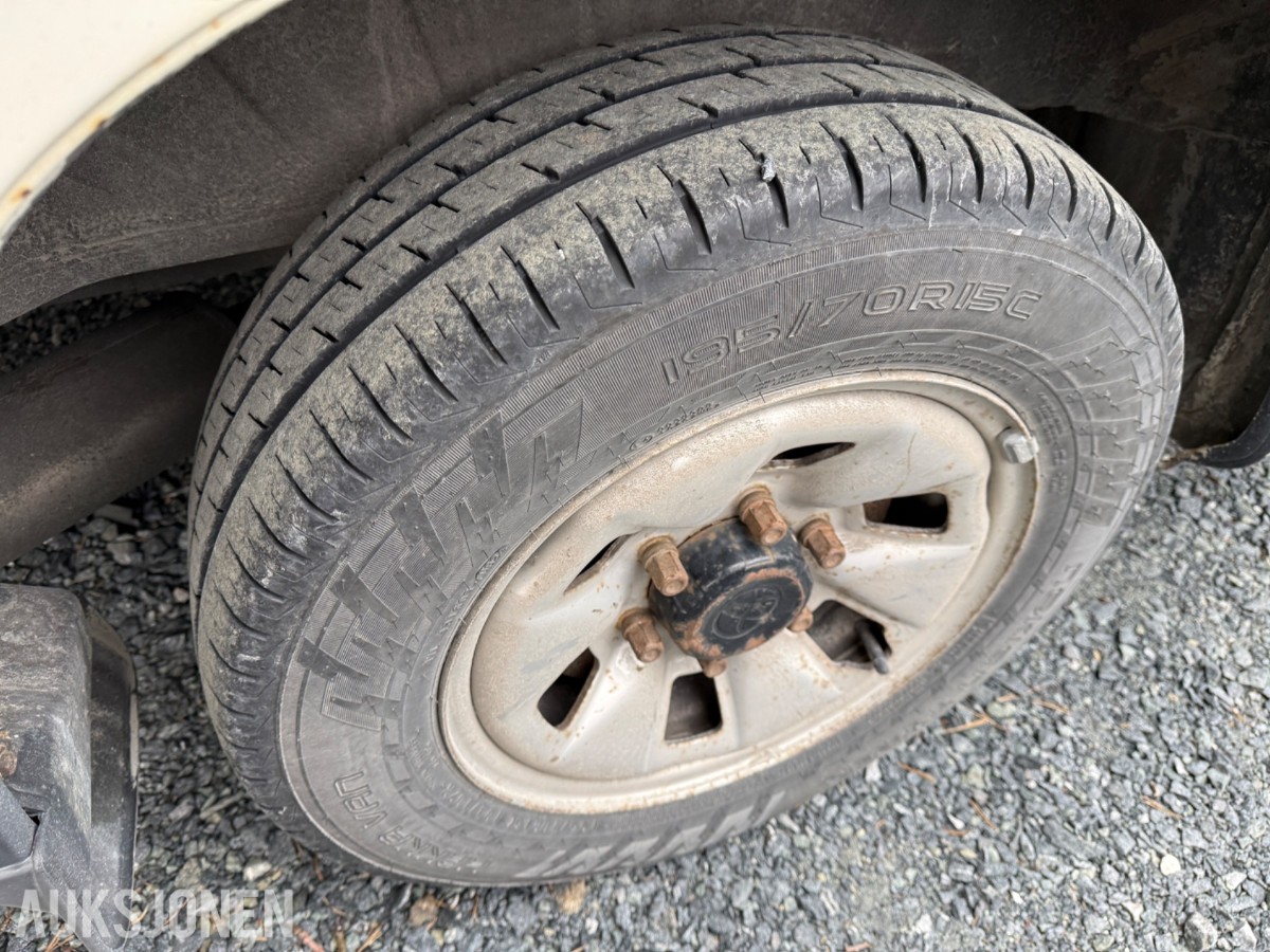 2009 Toyota HIACE 2.5-117 D 4WD med innredning