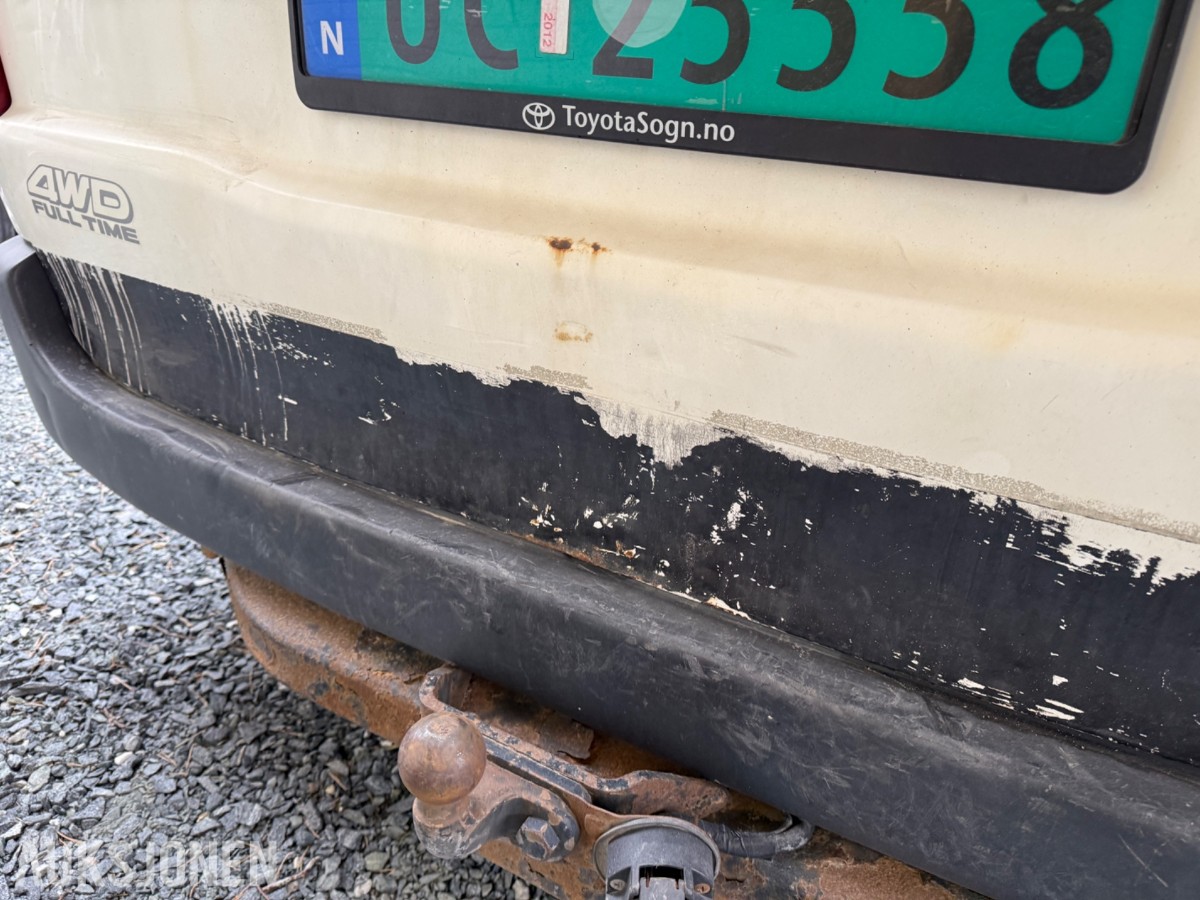 2009 Toyota HIACE 2.5-117 D 4WD med innredning