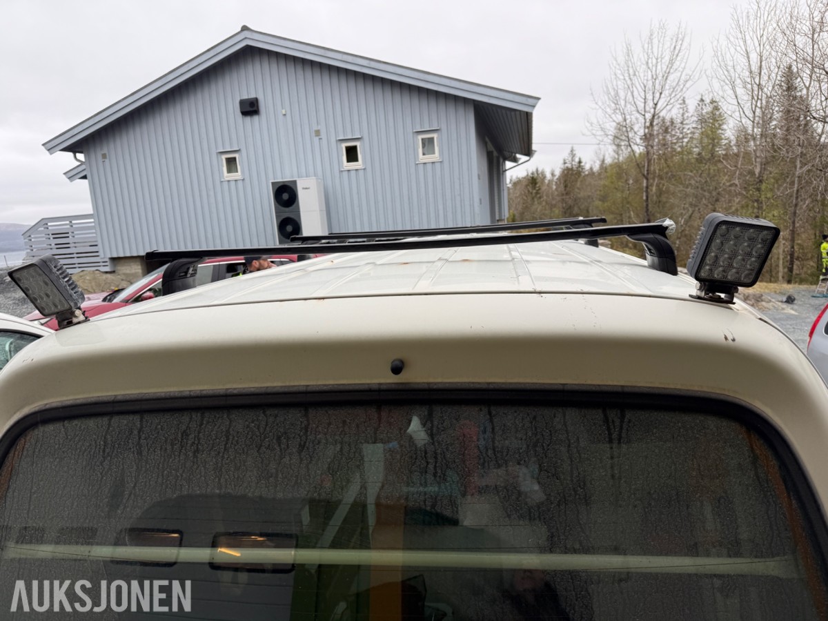 2009 Toyota HIACE 2.5-117 D 4WD med innredning