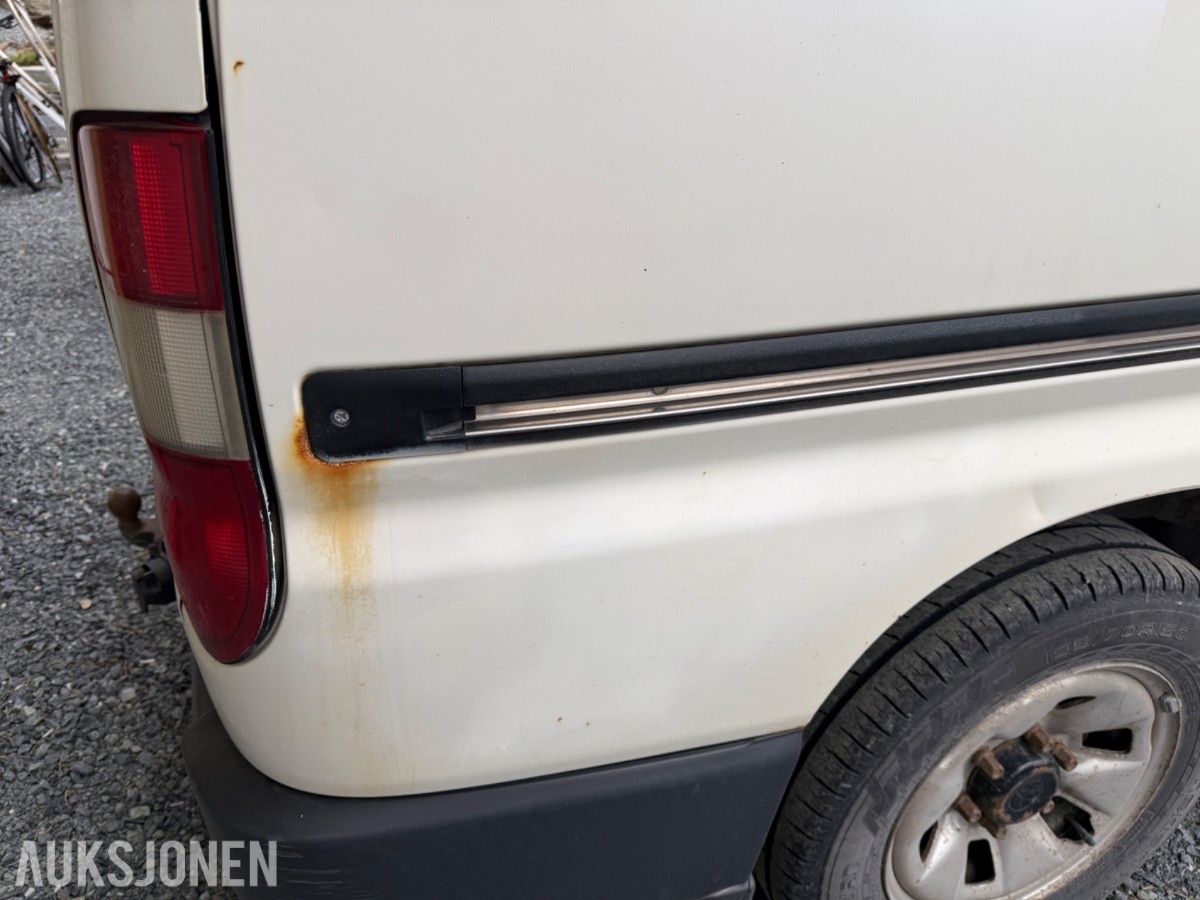 2009 Toyota HIACE 2.5-117 D 4WD med innredning