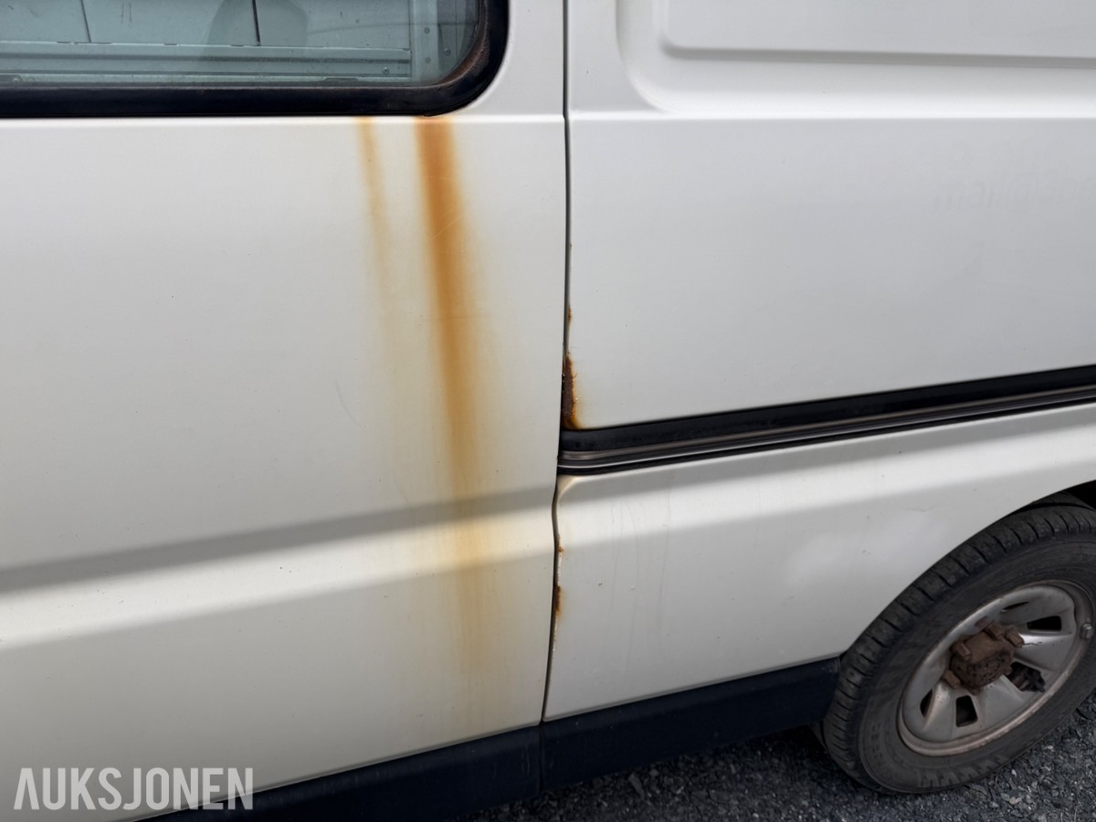 2009 Toyota HIACE 2.5-117 D 4WD med innredning