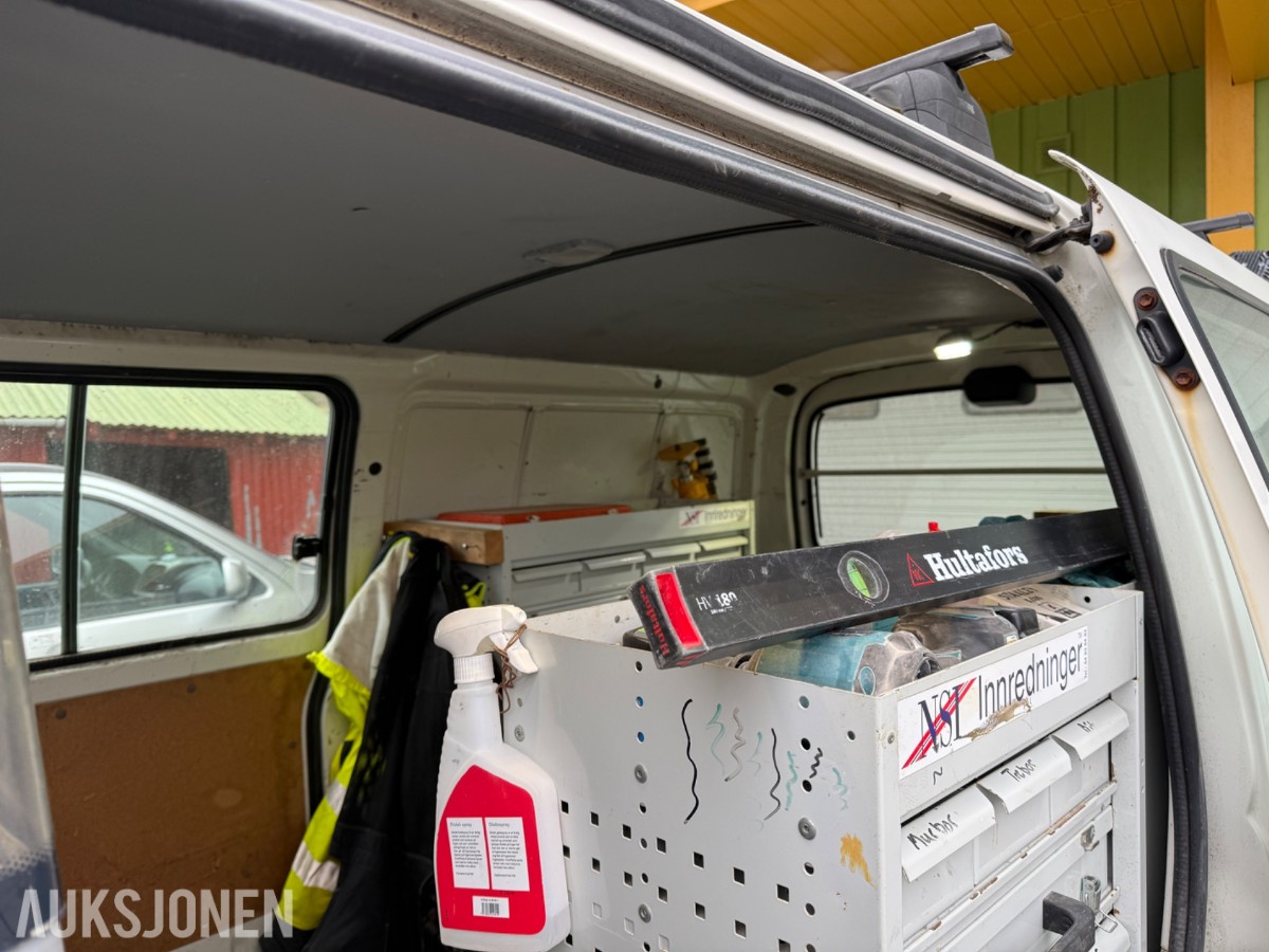 2009 Toyota HIACE 2.5-117 D 4WD med innredning