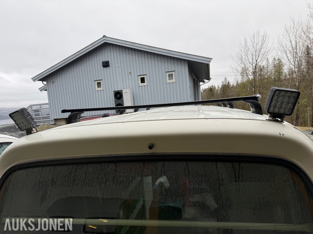 2009 Toyota HIACE 2.5-117 D 4WD med innredning