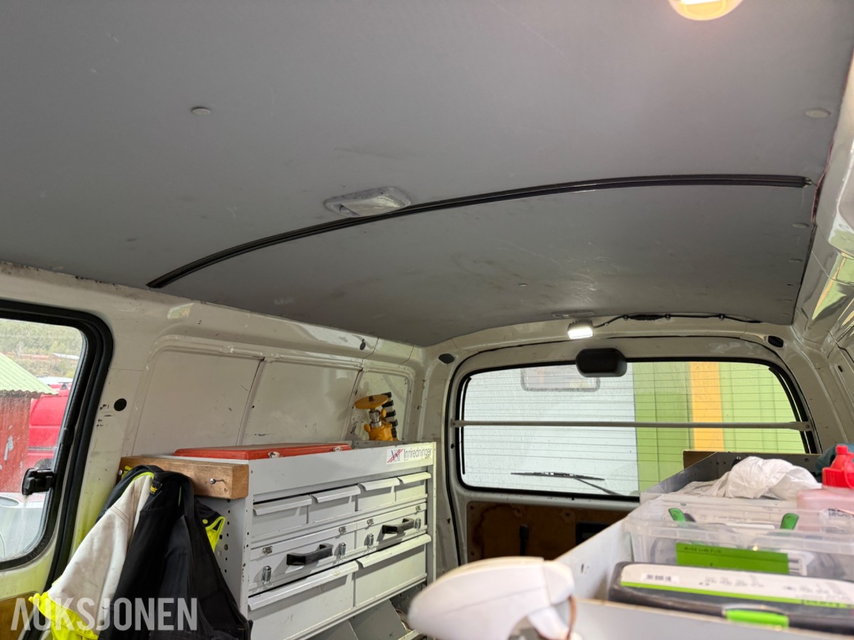2009 Toyota HIACE 2.5-117 D 4WD med innredning
