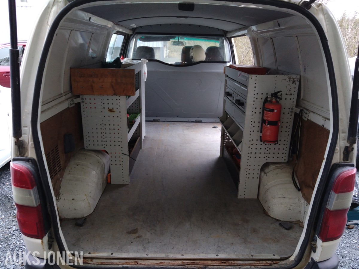 2009 Toyota HIACE 2.5-117 D 4WD med innredning