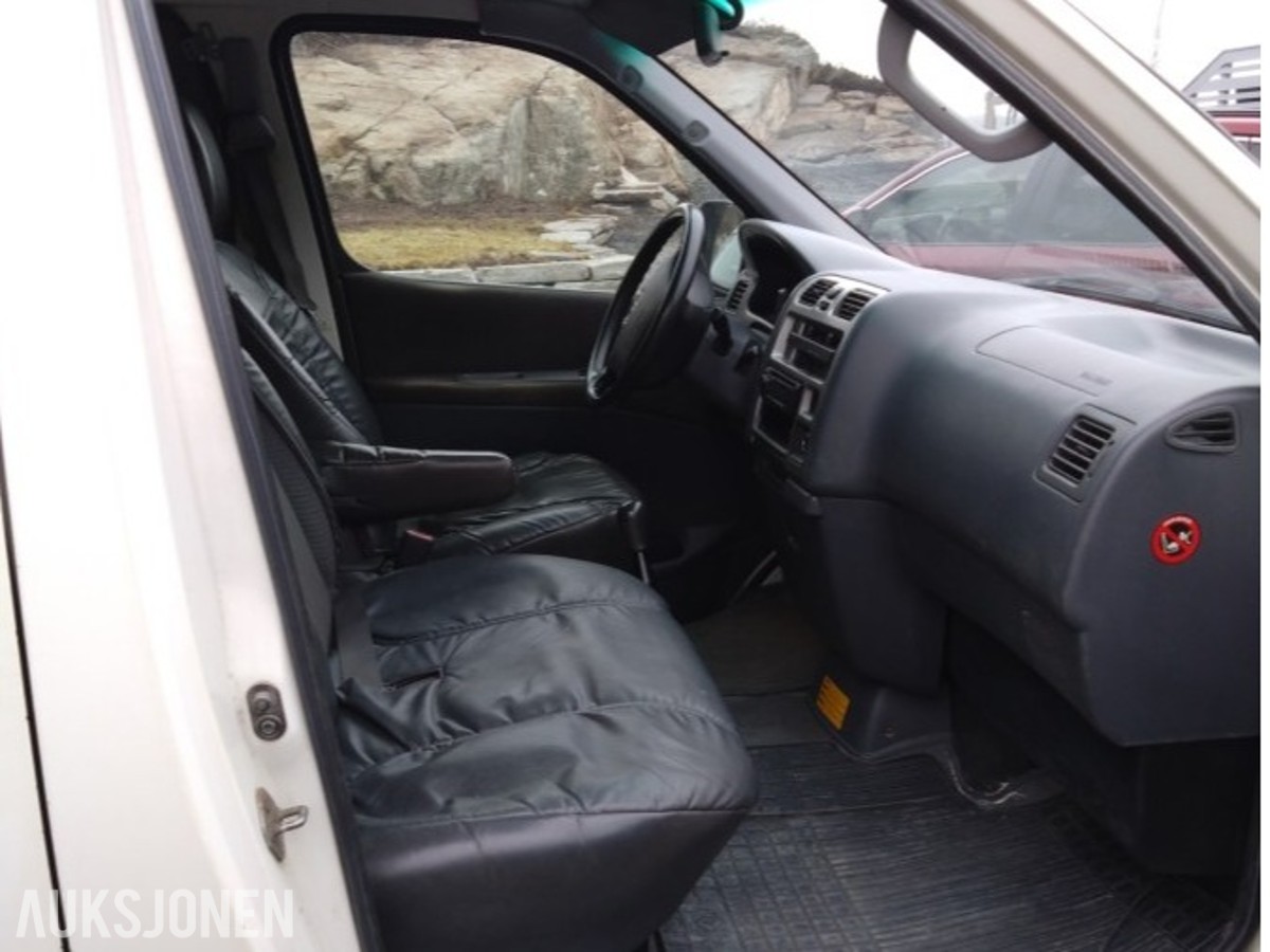 2009 Toyota HIACE 2.5-117 D 4WD med innredning
