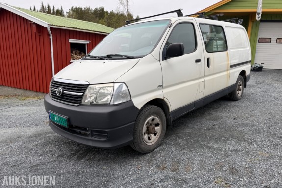 2009 Toyota HIACE 2.5-117 D 4WD med innredning