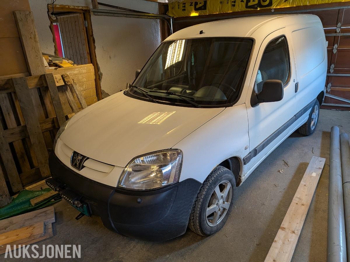 2005 Peugeot Partner 1.9 69hk   s+v dekk  lav km  130160km