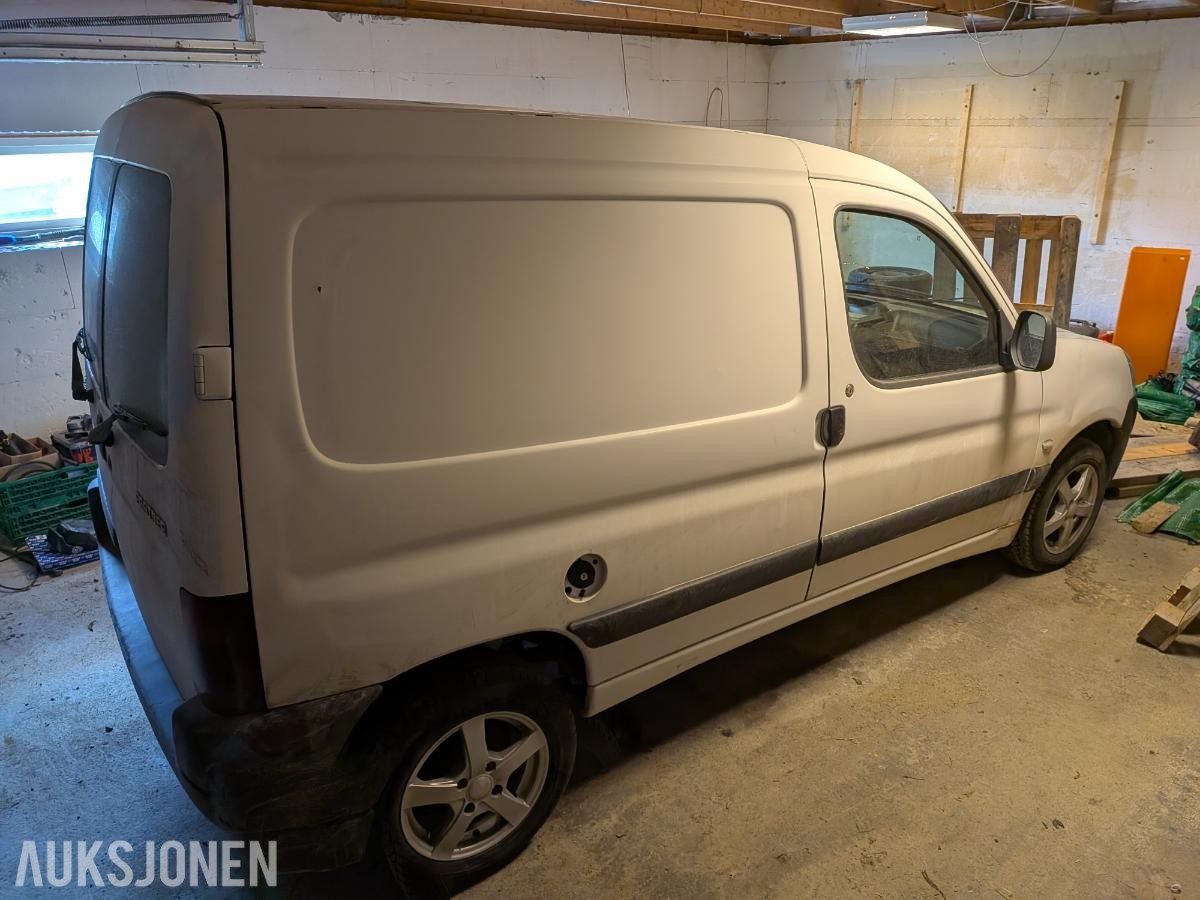 2005 Peugeot Partner 1.9 69hk   s+v dekk  lav km  130160km