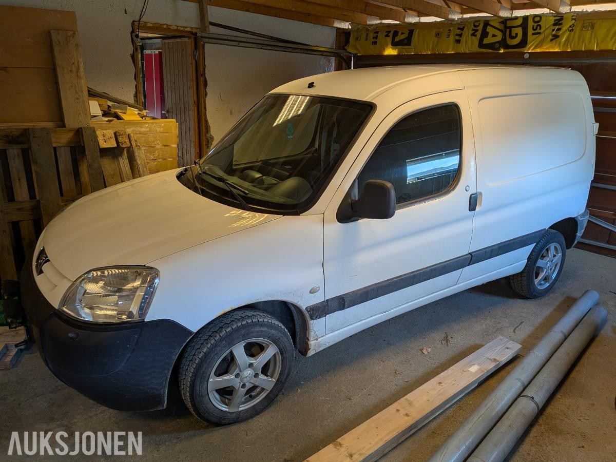 2005 Peugeot Partner 1.9 69hk   s+v dekk  lav km  130160km