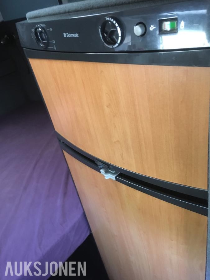 1998 Mercedes-Benz Vario 614D /42 4.3 diesel 136hk (180)