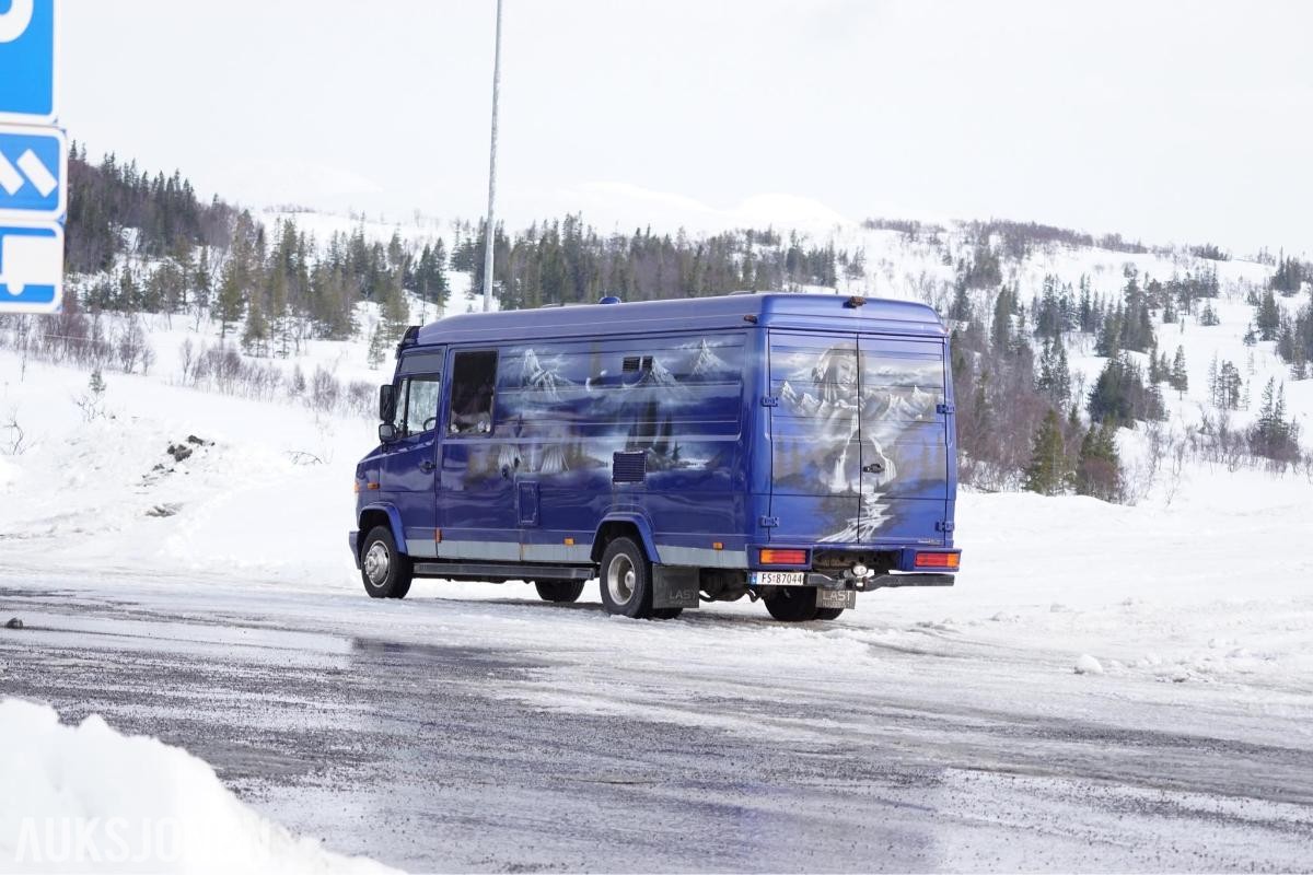 1998 Mercedes-Benz Vario 614D /42 4.3 diesel 136hk (180)