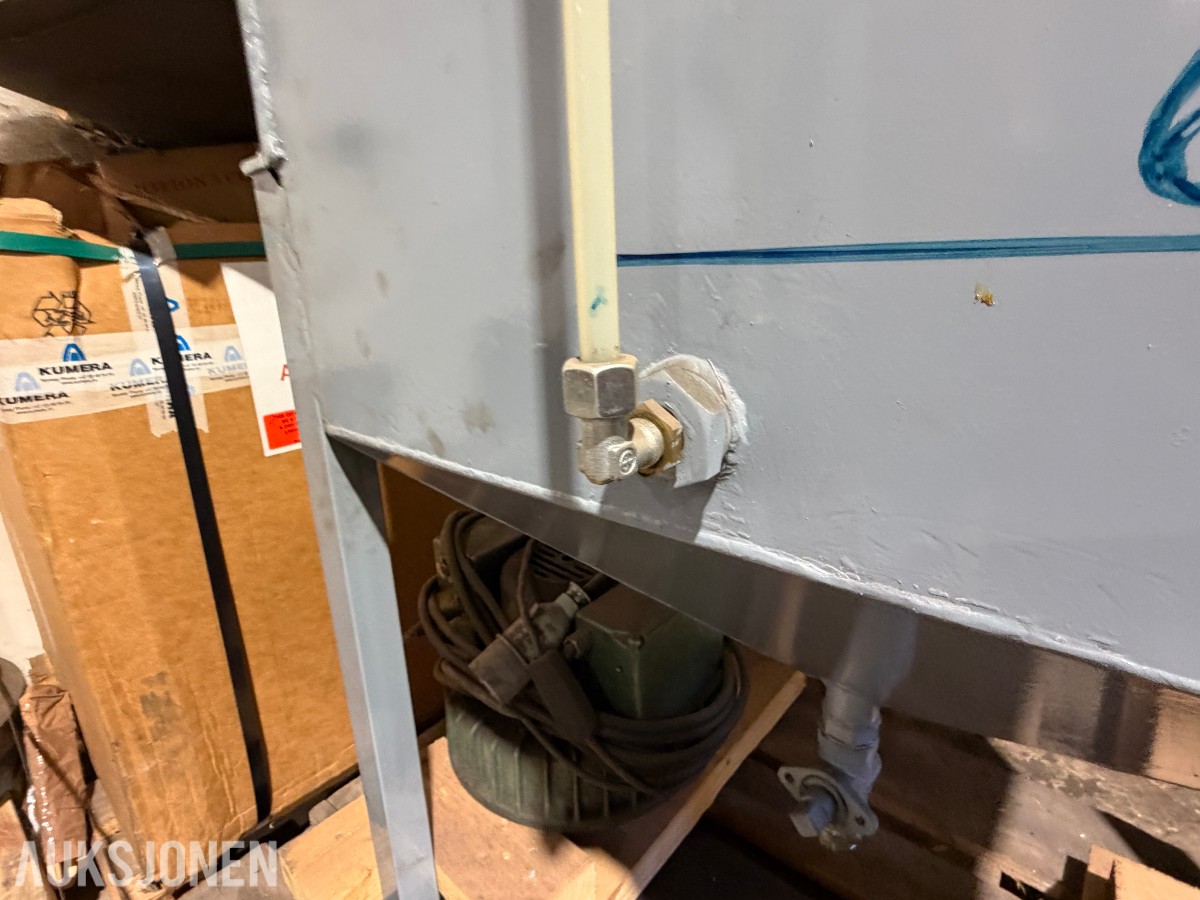 Hydraulikk/oljetank med stativ – 200 liter