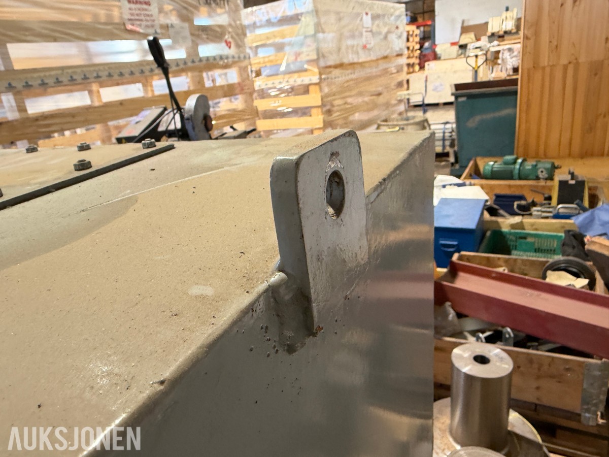 Hydraulikk/oljetank med stativ – 200 liter