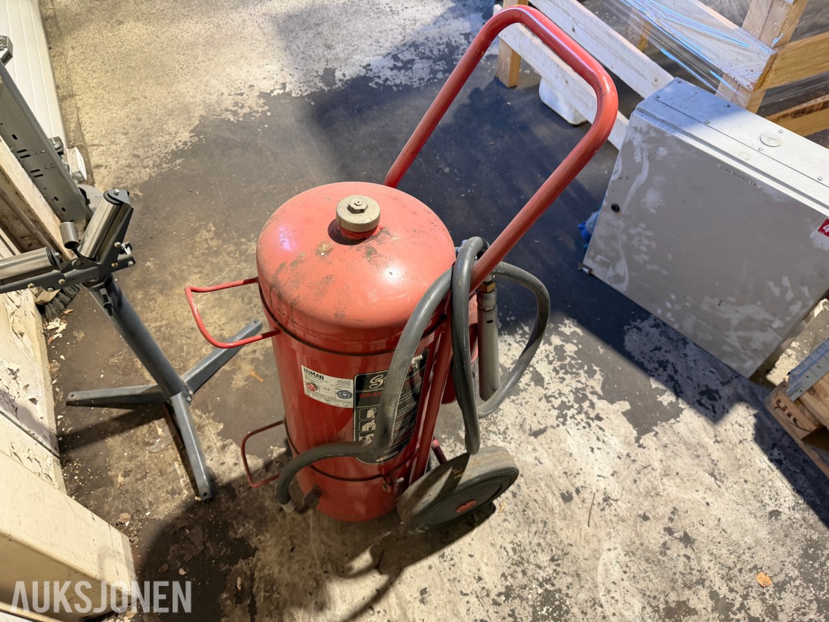 Skuteng P50i – Trallemonter brannslokker, 50 kg BC-pulver