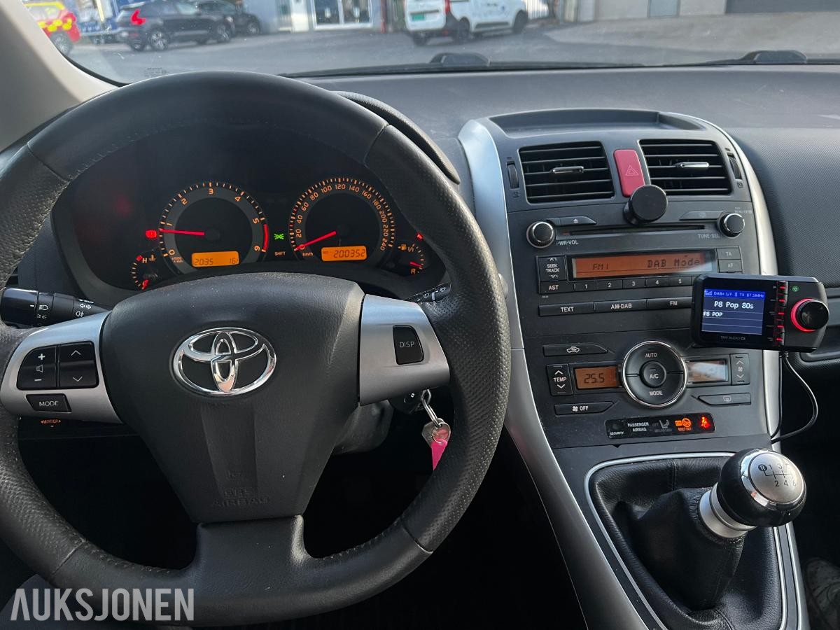 2011 Toyota Auris 1.4 90hk DAB Bluetooth